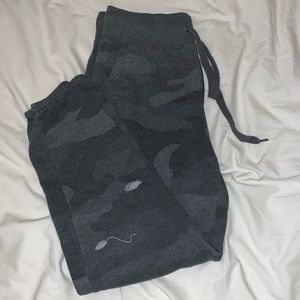 AERIE RIPPED CAMO SWEATPANTS